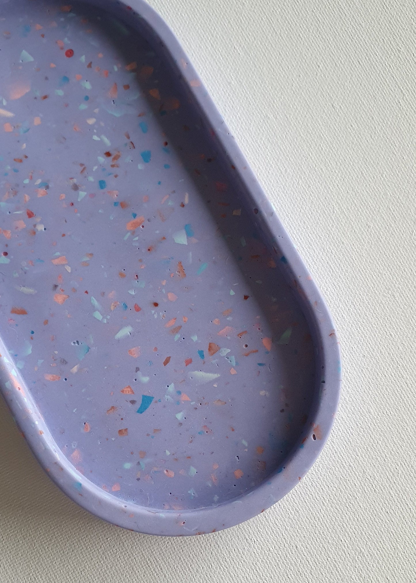 The Oval, Lilla with pink & blue terrazzo