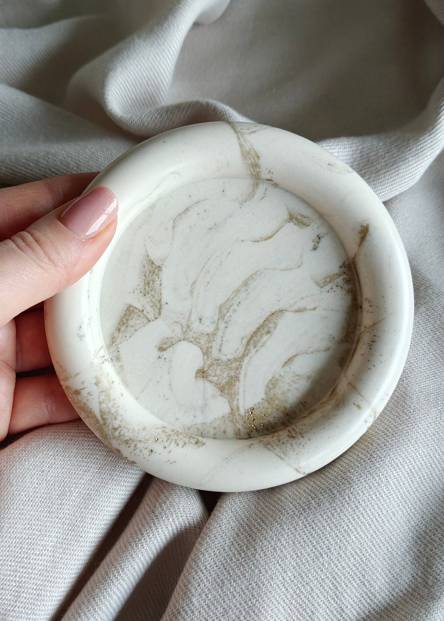 The Halo, Cream & gold marble