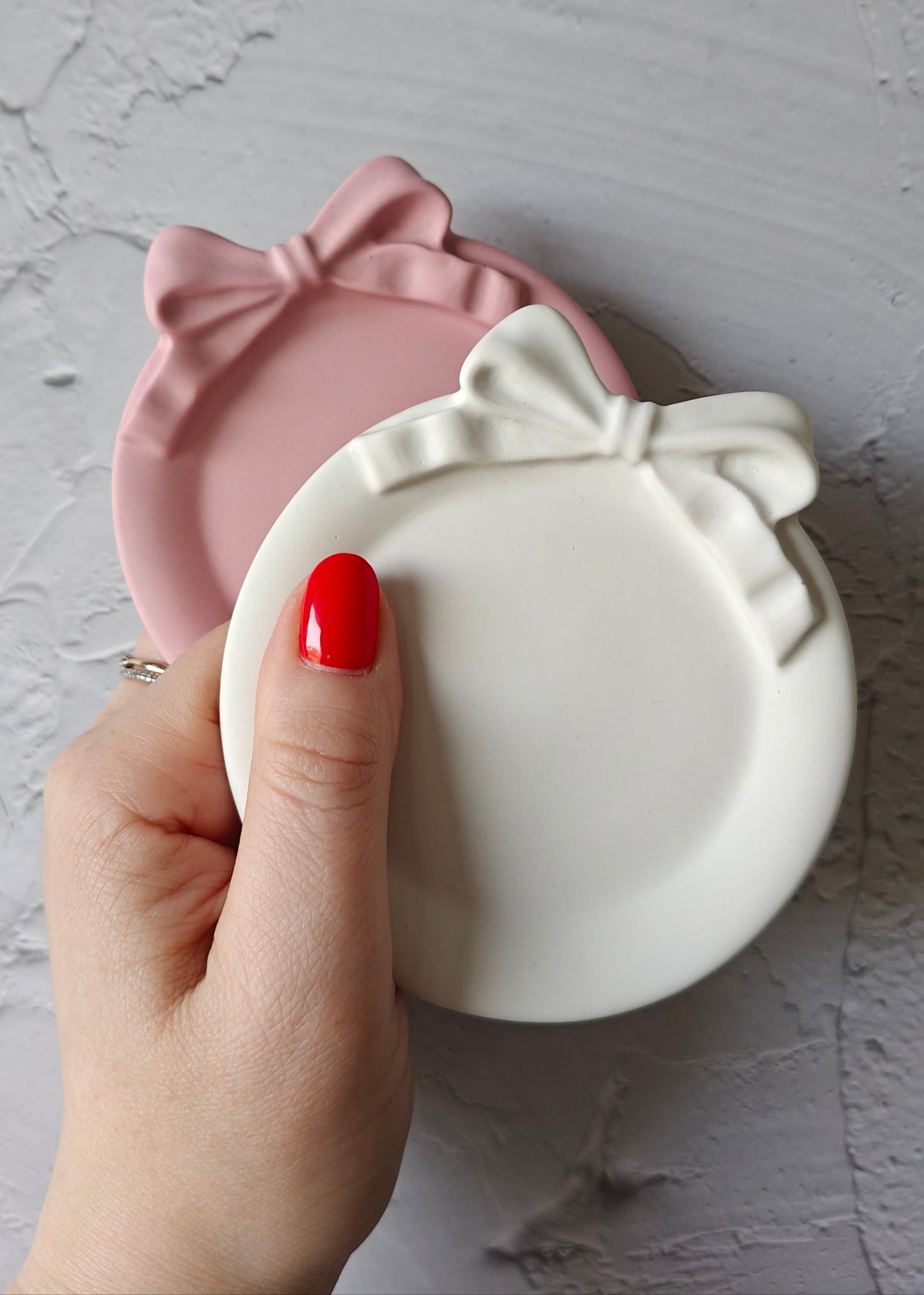 The Bow, Baby pink